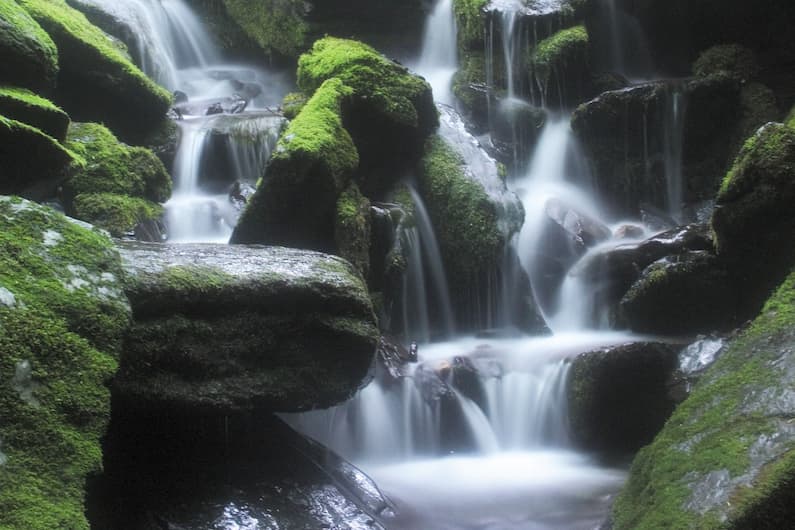 fonte d'acqua naturale